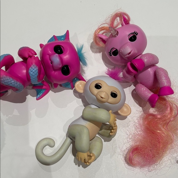 LOT of 3 Fingerlings Electronic Toys Movements Sounds Plus Furry Finger Cling - Picture 8 of 9